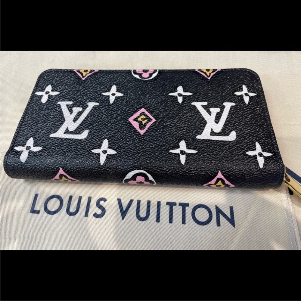 Auth Louis Vuitton Wild at Heart Zippy Wallet EXCELLENT condition